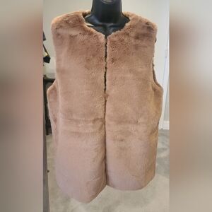 Nordstrom Rack Women's Brown Faux Fur Vest
